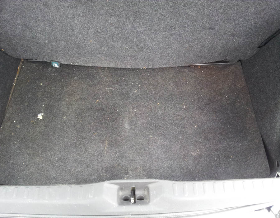 Nissan Micra E boot-carpet